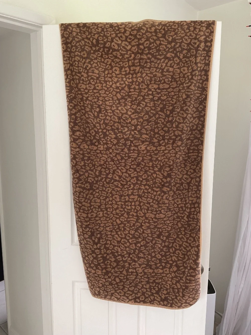 Pottery Barn Brown Leopard Cheetah Print Bath Towel 26” x 50“